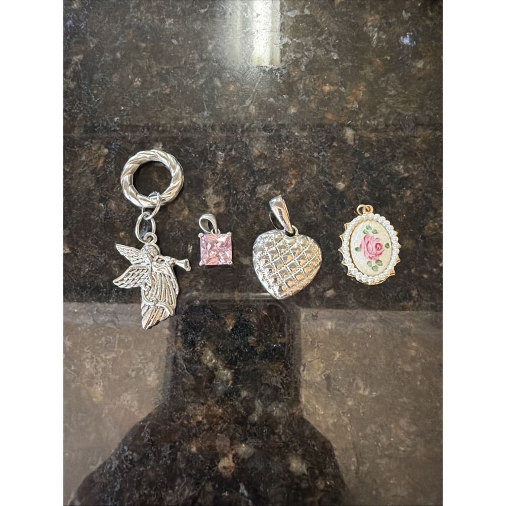 Costume Jewelry Lot Of 4 Necklaces Charms Pendants Angel Heart‎ Victorian Sliver